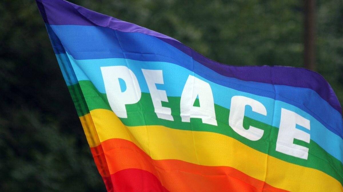 No alla guerra: la grande marcia per la pace ad Assisi delle scuole italiane - Bandiera della Pace