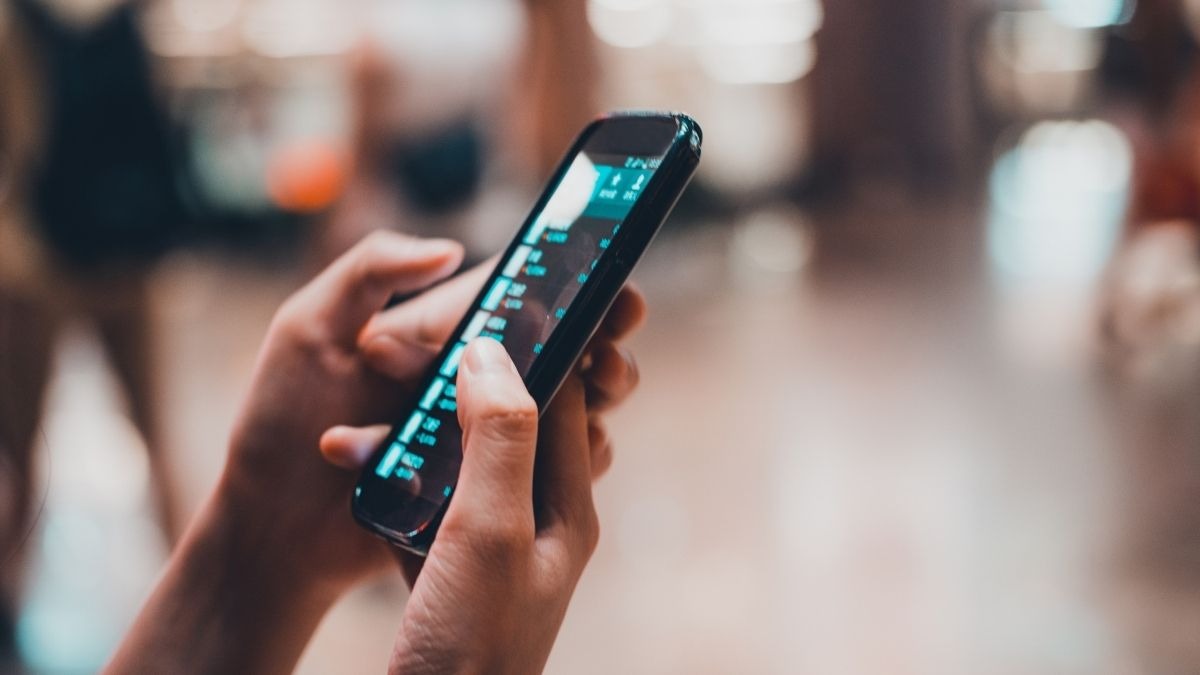 Stress da cellulare: sono 140 le notifiche al giorno per la Gen Z - Cellulare