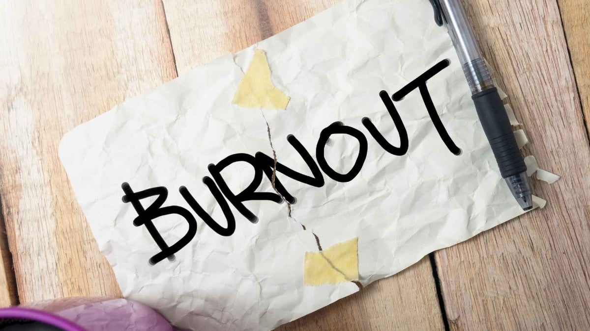 Burnout docenti: l'impatto della burocrazia sulla salute del personale, cosa chiede Anief - Burnout
