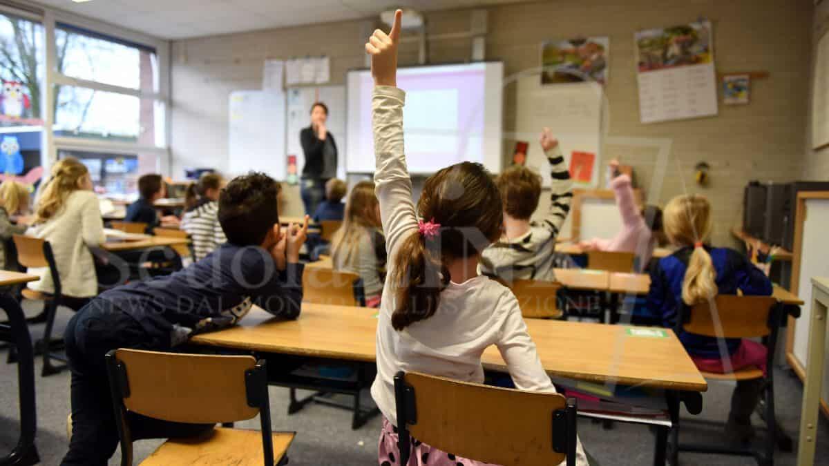 Sciopero a scuola: norme e diritti per famiglie e personale - Una classe mentre fa lezione