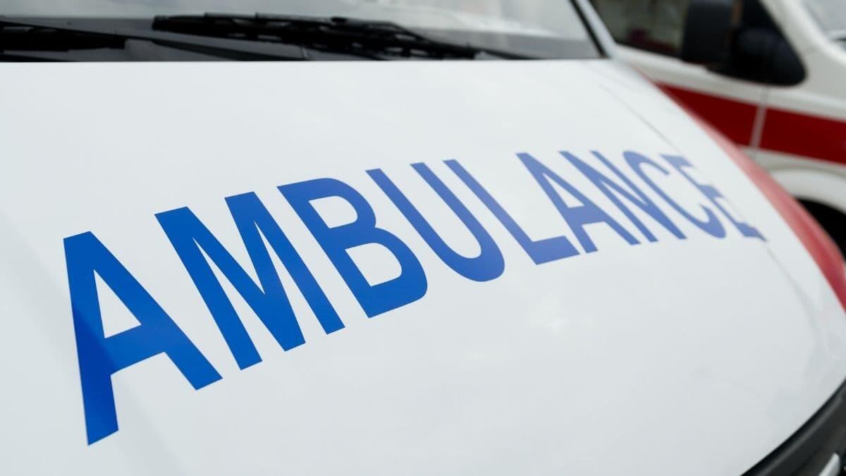 Intossicazione a Vulcano: 25 studenti colpiti durante la gita - Ambulanza