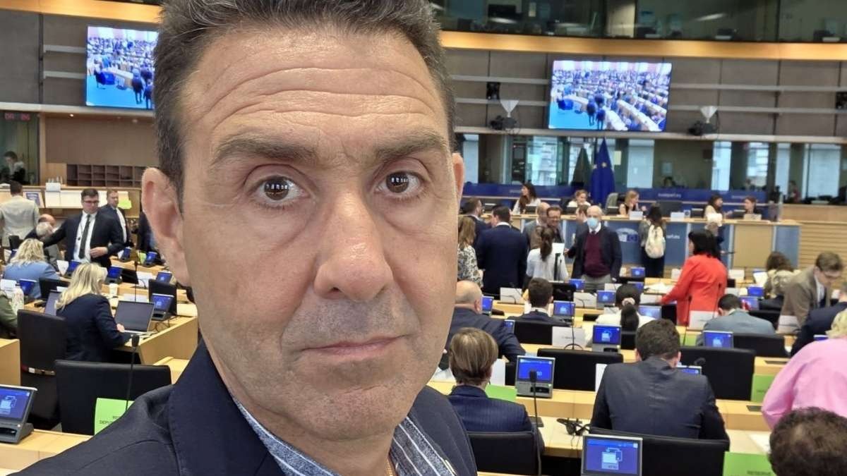 Riforma scolastica di Vannacci: la nuova proposta del generale basata sulle 'classi differenziate' - 