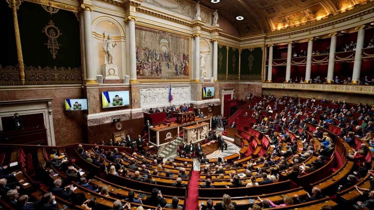 Emergenza climatica in Francia, serve una legge ad hoc: la richiesta dei climatologi e degli scenziati