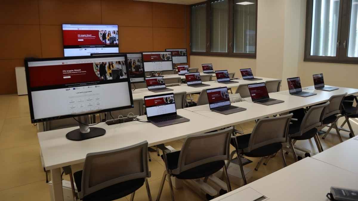 collegare scuola e impresa per dare energia ai talenti nasce il corso gratuito di its academy angelo rizzoli e boffetti da Scuolalink.it collegare scuola e impresa per dare energia ai talenti nasce il corso gratuito di its academy angelo rizzoli e boffetti