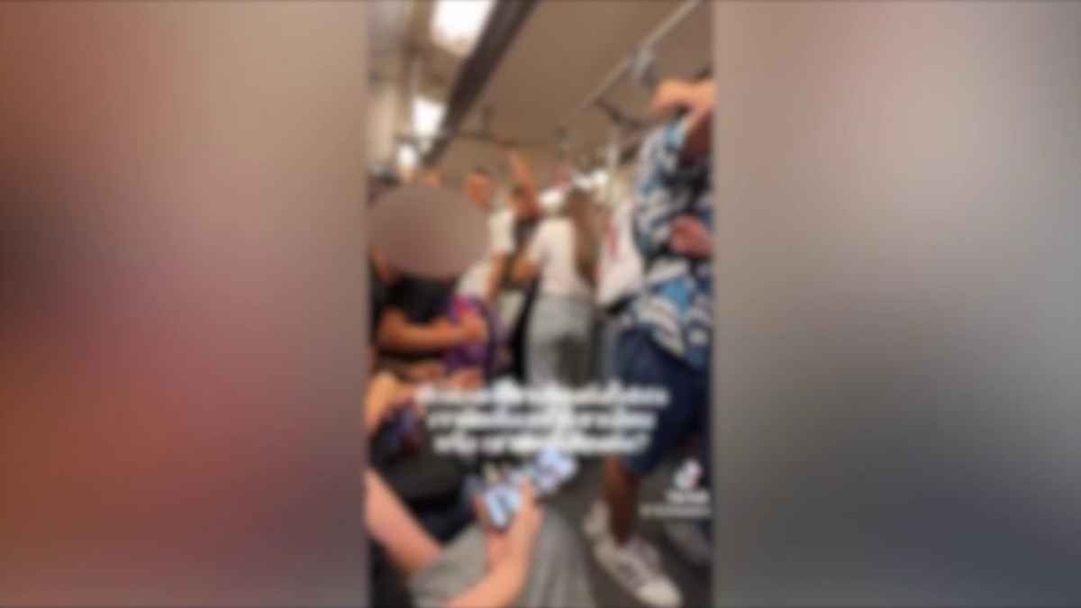 Studenti italiani a Bangkok: la polizia thailandese impone scuse e sanzione Studenti italiani a Bangkok: la polizia thailandese impone scuse e sanzione